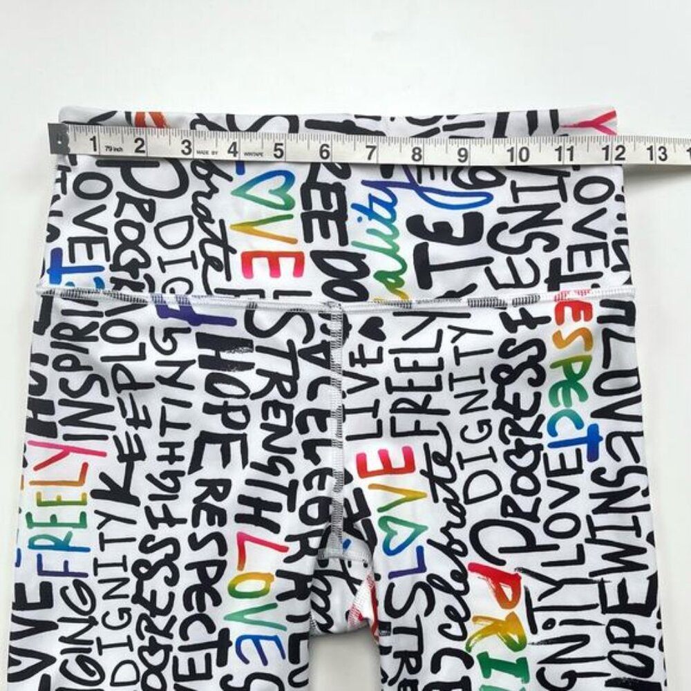 Athleta Elation Train Short PRIDE Print Size Small Bike Cycle Gym Outdoor Studio - Picture 3 of 13